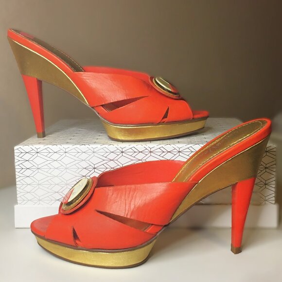 VINCE CAMUTO Peep Toe Slide-on Mules Heels - Size 8 - Picture 2 of 15